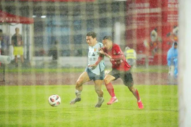 A股暴跌的原因找到了——狂抛2000亿,北向、杠杆彻底不装了?