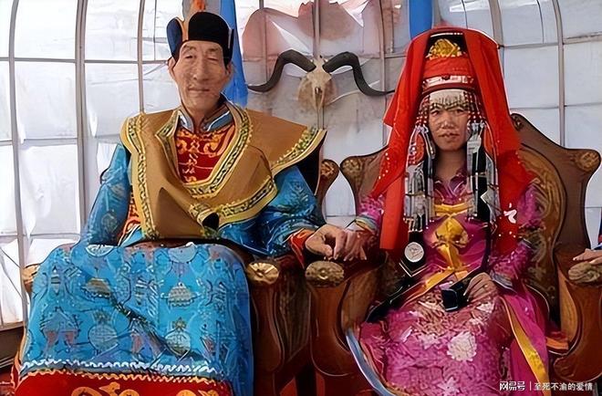 2007年，叶莉嫁给身高2米26体重400多斤的姚明后，她开玩笑地说：“睡觉之前，必须要在床中间留一条缝”