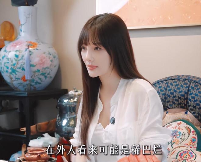 江西24岁女子病逝，未婚夫垫付30万治疗费！办完丧事准备离开，未来岳父递来一个红袋子：定情物+12万彩礼，一句话让他当场泪崩
