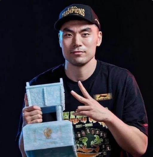 确认不打了！男篮主力锋线正式退出，或被广东队重金挖走？
