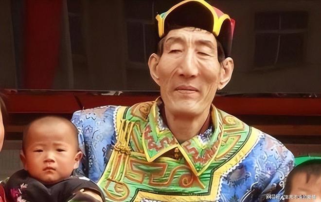 2007年，叶莉嫁给身高2米26体重400多斤的姚明后，她开玩笑地说：“睡觉之前，必须要在床中间留一条缝”