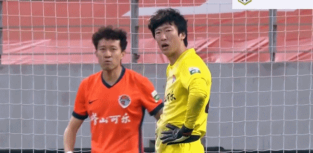 湖南男子捡3根金条以为是假的随手扔水坑，失主在骑共享单车时遗忘在车筐，发现金条不见报警求助