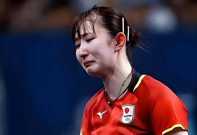 提前对话？英挪大战的看台上几名阿根廷球迷和英格兰球迷大打出手