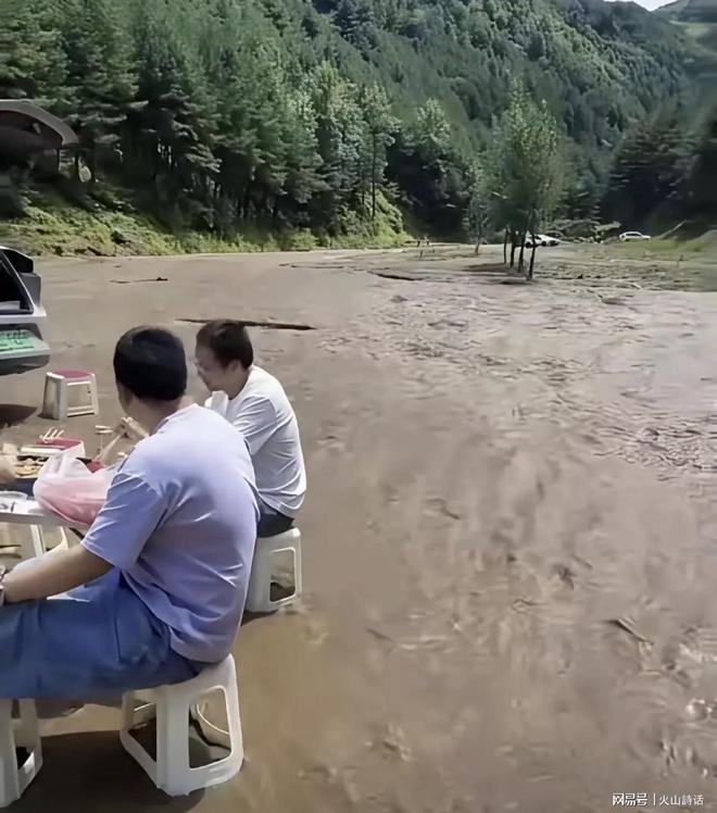 巴洛贡两球领跑世界杯射手榜