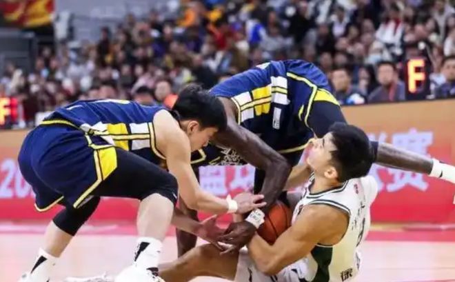 乌克兰做梦没想到的危机：俄军导弹无人机不打，泽连斯基求助无门