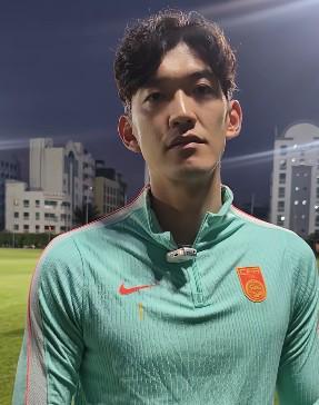 斯普利特离任！都什么时候了，中国球迷怎么还在怪杨瀚森教练？
