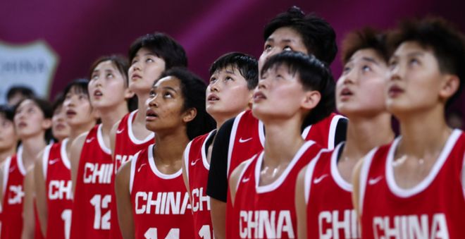 ESPN专家：詹姆斯大概率离开湖人 要腾5000万空间需放弃多人