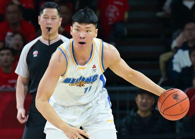 CBA猛料！中国男篮三人离队，广东报价2米18大中锋，广厦签下8+7蓝领大外援