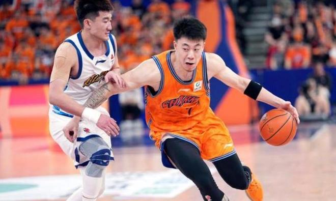张镇麟转会费超5000万；上海队曾询价赵睿、周琦，但不愿支付溢价