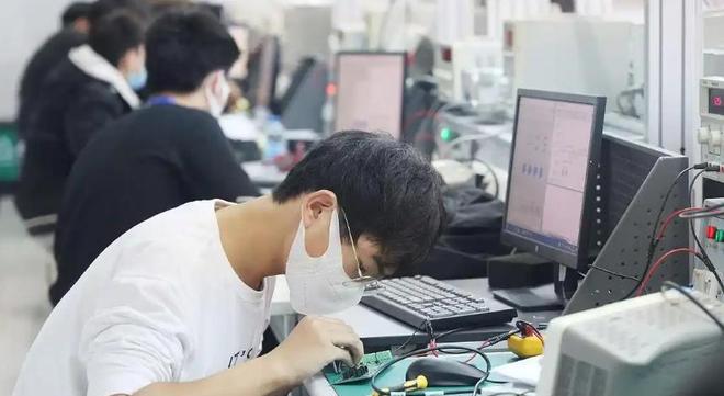 梅西赛后发布社媒：我们比以往任何时候都更加团结
